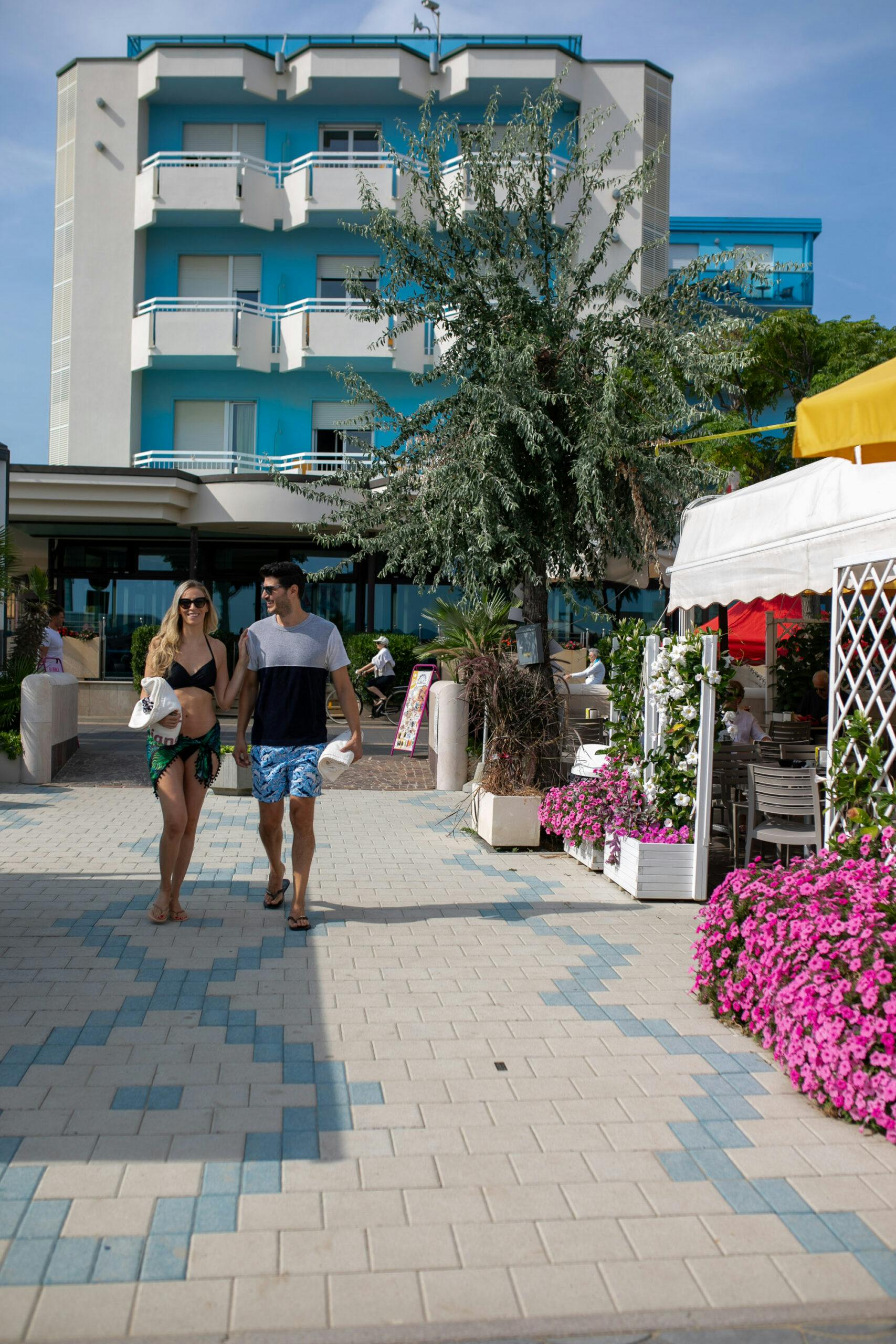 Hotel Levante - All inclusive light kraj ljeta tik uz plažu, Bellaria Igea Marina, Italija - 522 EUR - 3x noćenje u dvokrevetnoj sobi s balkonom za 2 osobe, All inclusive light u hotelskom restoranu