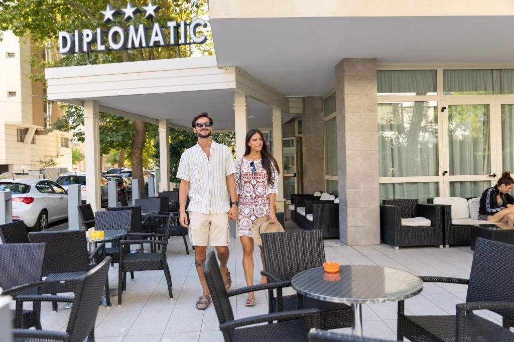 Hotel Diplomatic - All inclusive odmor uz more u Cesenaticu, Cesenatico, Italija - 492 EUR - 3x noćenje u dvokrevetnoj sobi s balkonom za 2 osobe, All inclusive u hotelskom restoranu