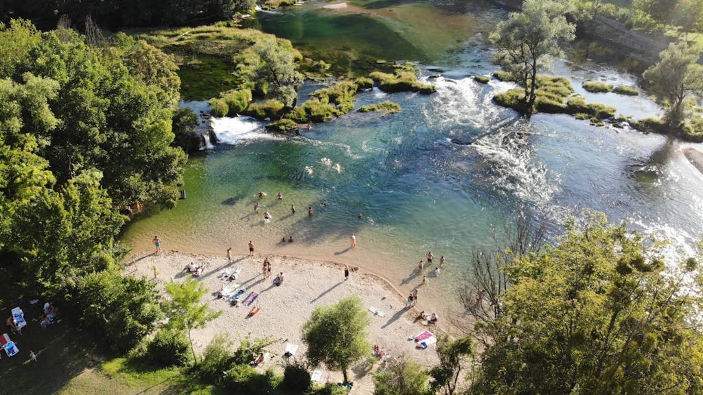 Apartmani Oeneus - Odmor u blizini rijeke Une i Japodskih otoka uz čari netaknute prirode, Bihać, Bosna i Hercegovina - 203 EUR - 2x noćenje u apartmanu za 2 osobe (4 djece besplatno), Besplatan Wi-Fi