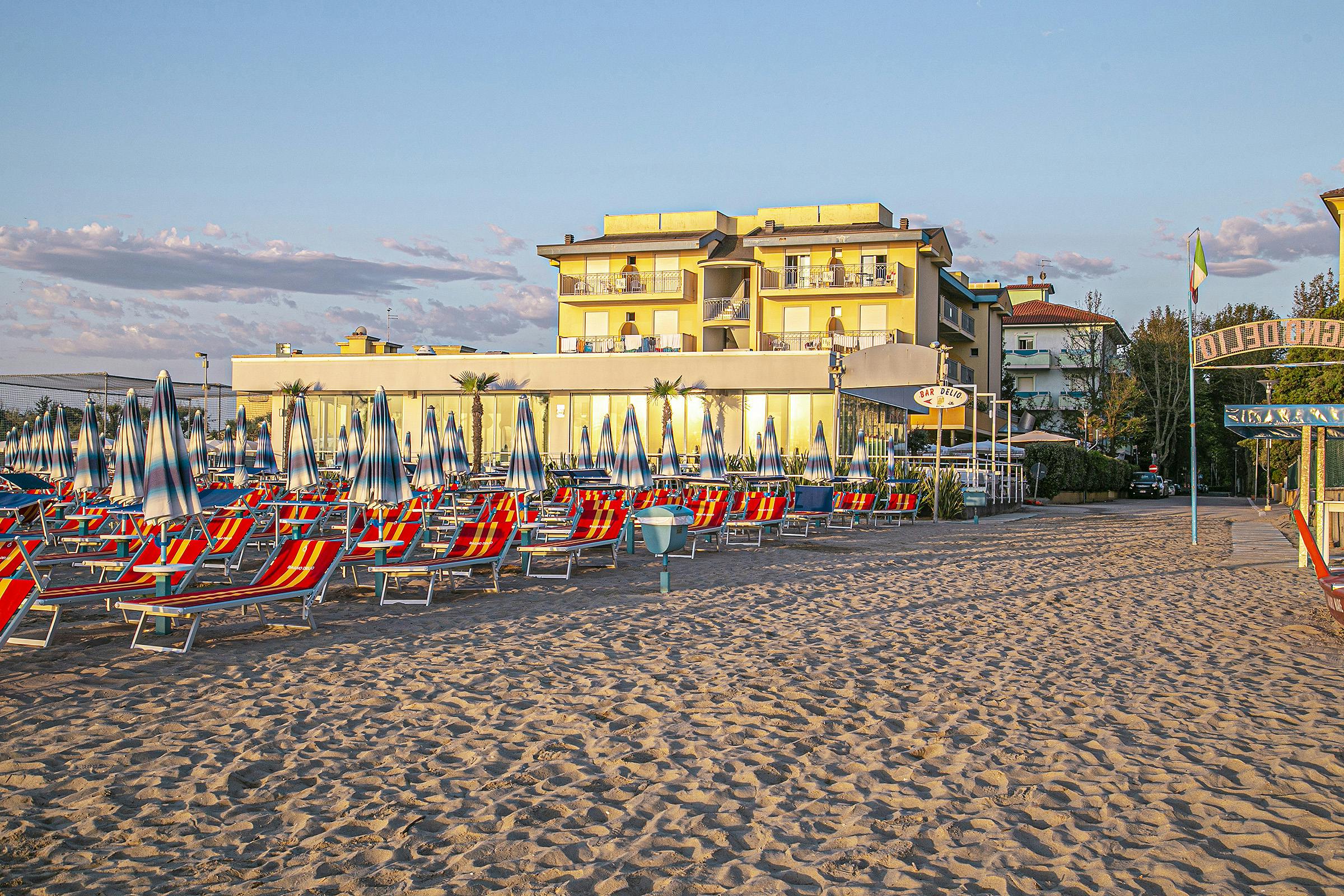 Hotel Royal Inn - Savršeno all inclusive light ljeto odmah pored plaže