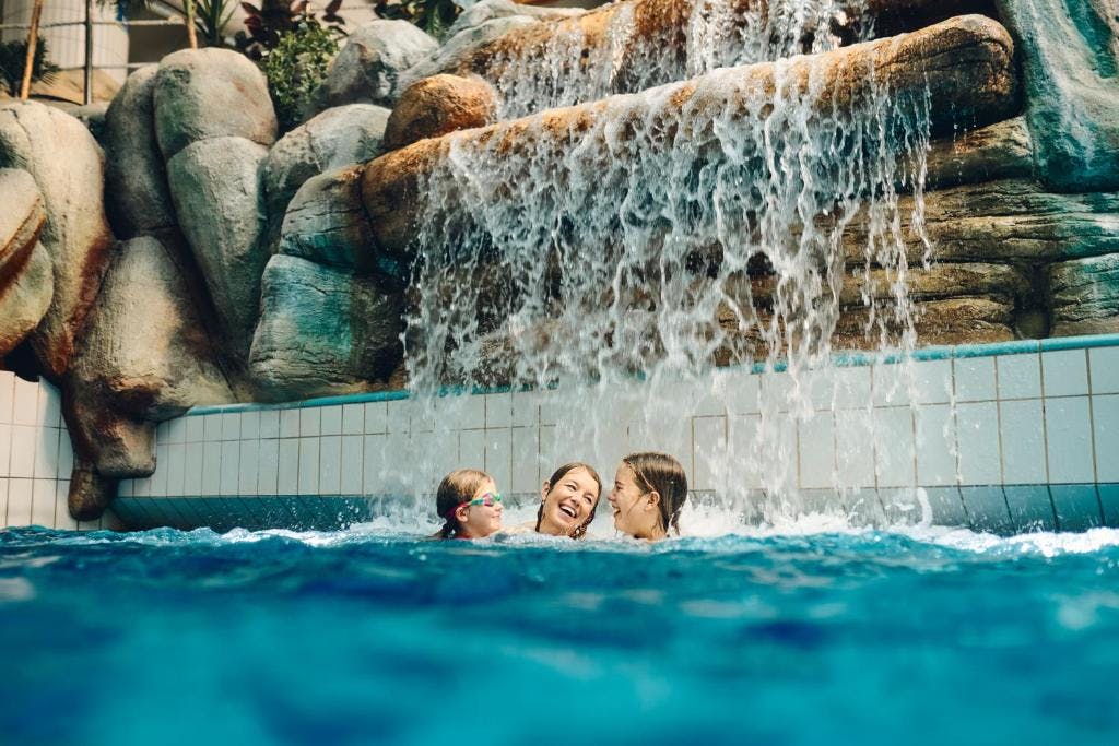 Terme Čatež - Hotel Toplice - Jesenska obiteljska termalna zabava, Čatež ob Savi, Slovenija - 495 EUR - 2x noćenje u dvokrevetnoj sobi s balkonom ili sobi s terasom u prizemlju za 2 osobe (1 dijete do 11,99 godina i 1 dijete do 5,99 godina besplatno), Polupansion
