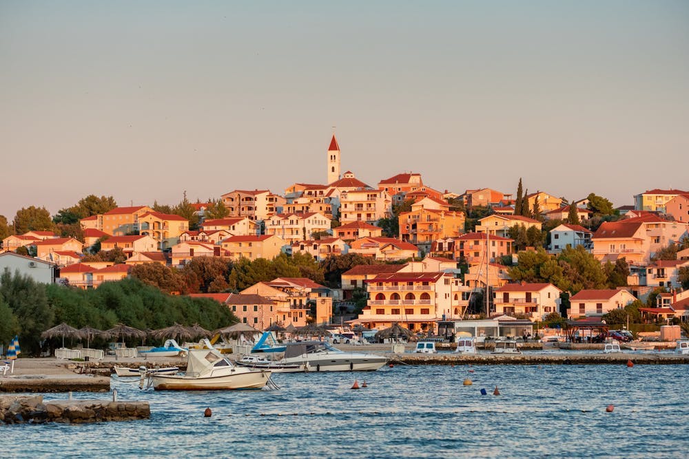 Hotel Rotondo Annex - Kraj ljeta u Trogiru uz vrhunski wellness i SPA doživljaj, Seget Donji, Hrvatska - 361 EUR - 2x noćenje u dvokrevetnoj Superior sobi s balkonom za 2 osobe (1 dijete do 12 godina besplatno), Polupansion