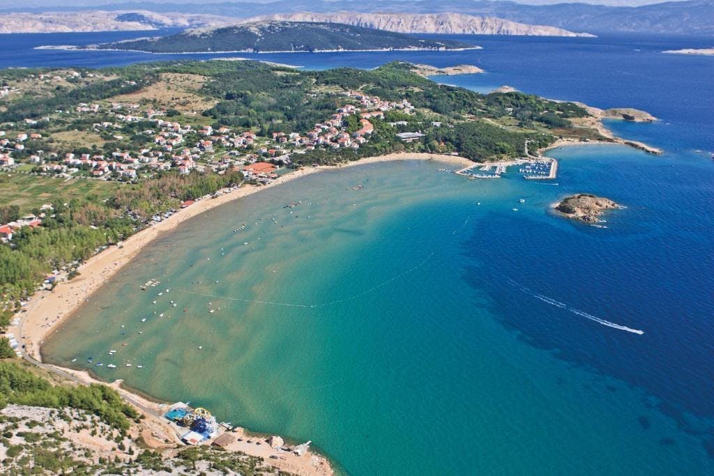 San Marino Resort - Hotel Veli Mel - Obiteljski odmor na Rabu, Lopar, Rab, Hrvatska - 186 EUR - 1x noćenje u "sobi 2+1" za 2 osobe (1 dijete do 13,99 godina besplatno), Polupansion