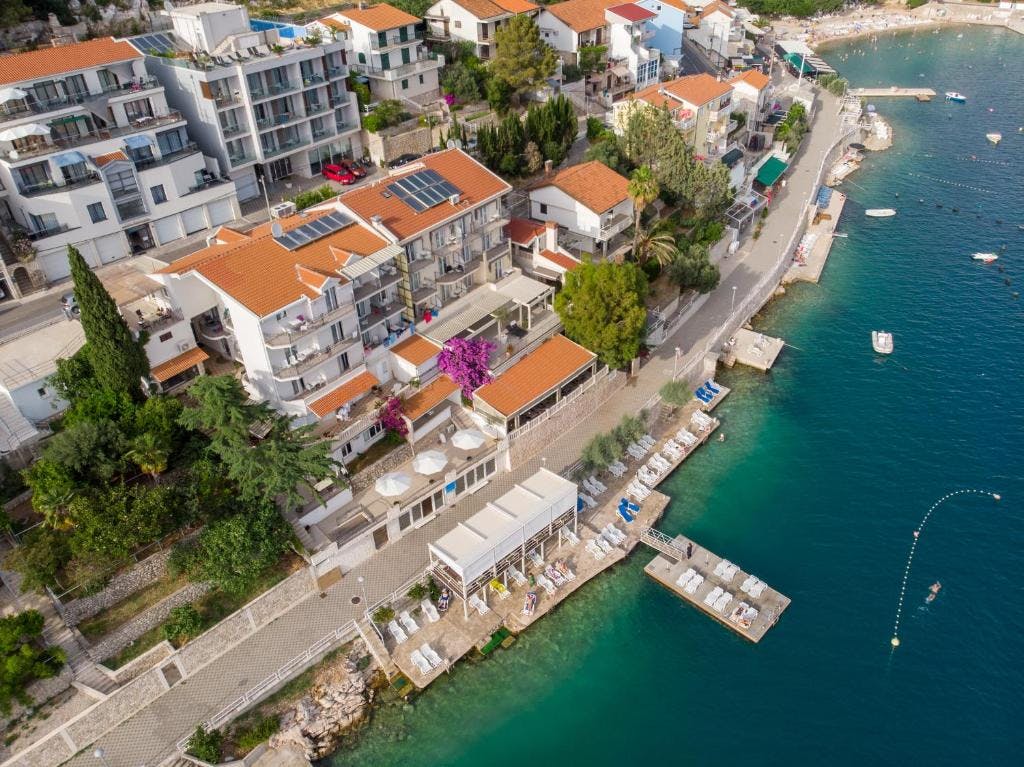 Hotel Villa Barbara - Last minute obiteljski odmor u blizini mora u Neumu, Neum, Bosna i Hercegovina - 290 EUR - 2x noćenje u dvokrevetnoj sobi za 2 osobe (1 dijete do 11,99 godina besplatno), Polupansion