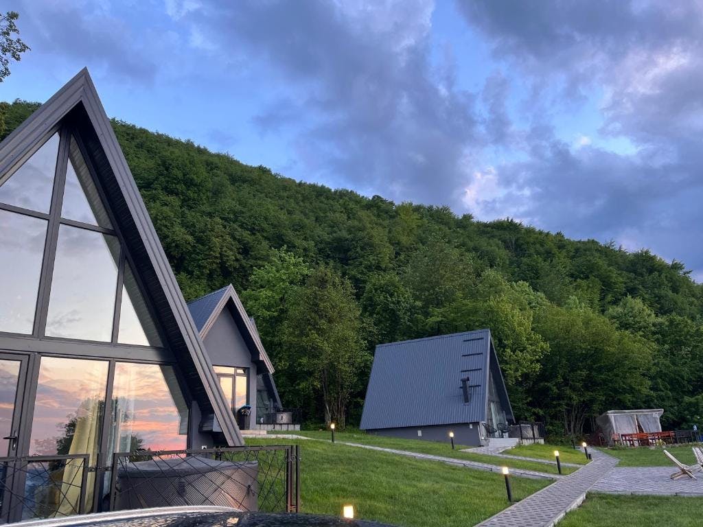 Klek 77 Luxury Chalets - Odmor u drvenim kućicama na Jahorini tijekom tjedna
