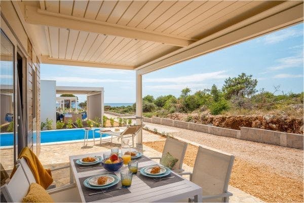 Terra Park Phalaris - Početak ljeta u savršenom kampu - Pinus Holiday Home s bazenom