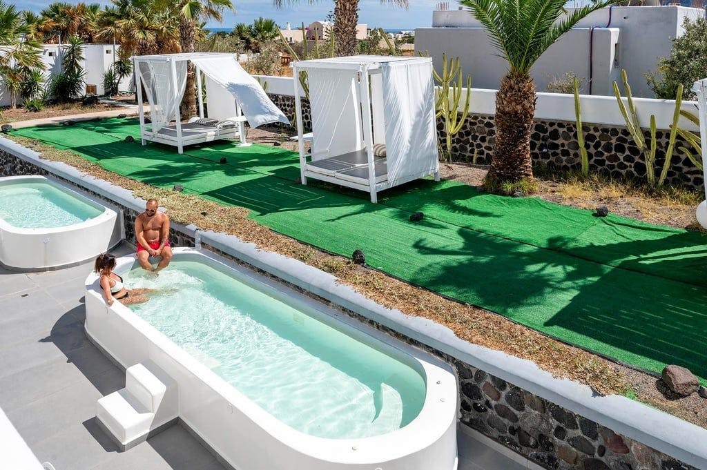 Smy Mediterranean White - Mediteranska romantika u srcu Santorinija