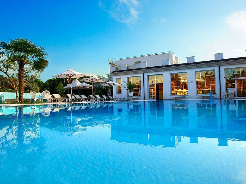 Hotel Bellavista Terme - Termalni odmor u Italiji, Montegrotto Terme, Italija - 342 EUR - 3x noćenje u Standard dvokrevetnoj sobi za 2 osobe (1 dijete do 5,99 godina besplatno), Doručak