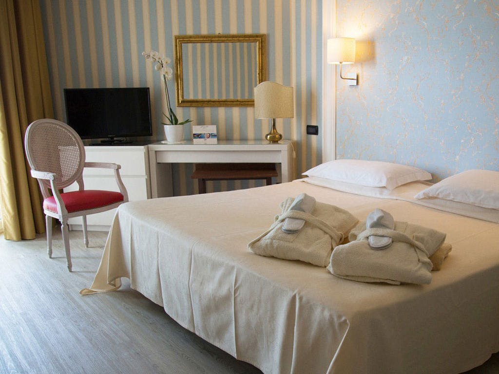 Hotel Bellavista Terme - Termalni oddih v Italiji, Montegrotto Terme, Italija - 233 EUR - 2x nočitev v dvoposteljni Standard sobi za 2 osebi (1 otrok do 5,99 let brezplačno), Zajtrk