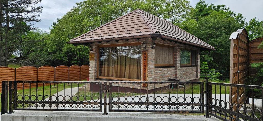 Hotel Babino Brdo - Opuštajući odmor za parove, Derventa, Bosna i Hercegovina - 78 EUR - 1x noćenje u apartmanu s jacuzzijem za 2 osobe, Doručak