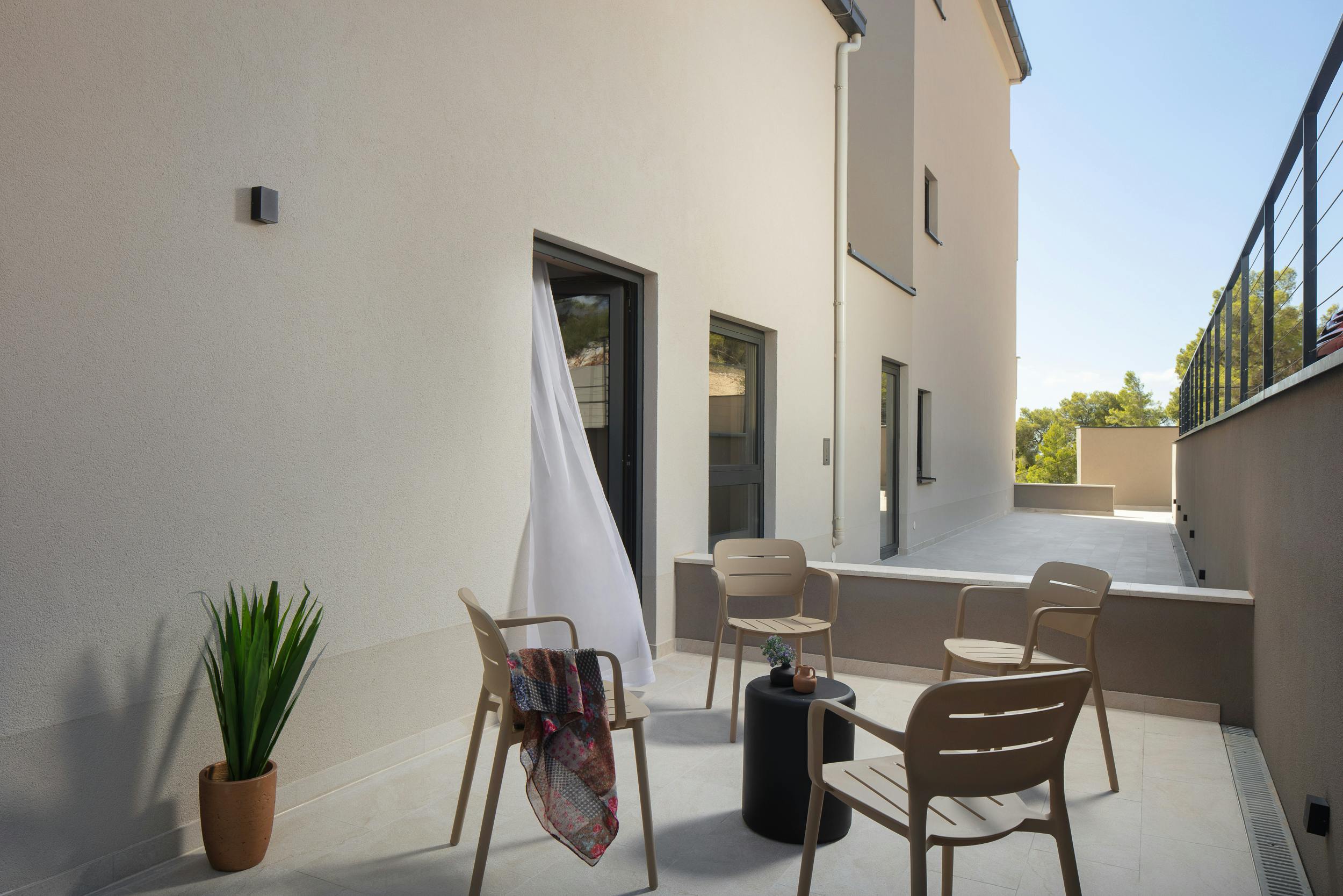 Aminess Alfir Hotel - Jesenski oddih na Korčuli, Korčula, Dalmacija, Hrvaška - 207 EUR - 2x nočitev v Premium suiti z balkonom za 2 osebi (2 otroka do 9,99 let brezplačno), Polpenzion z vključeno pijačo ob večerji