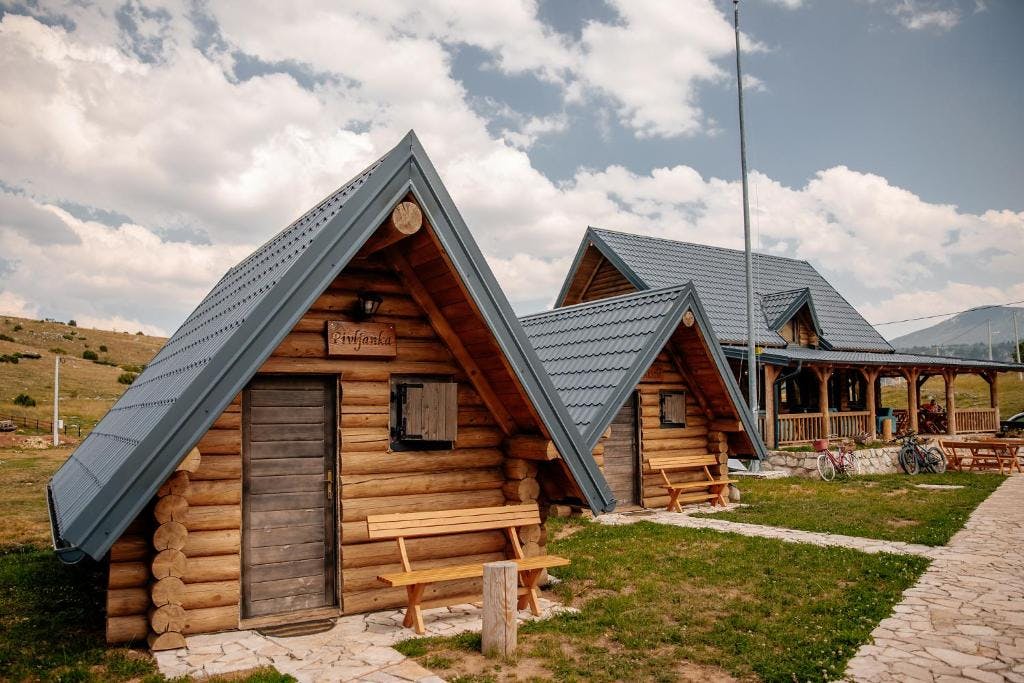 Etno selo Pivska Vila - Tradicionalni odmor u prirodi, Nedajno, Crna Gora - 59 EUR - 1x noćenje u dvokrevetnom bungalovu za 2 osobe (1 dijete do 7 godina besplatno), Doručak