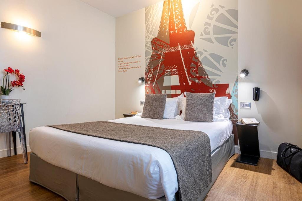 Hotel Alpha Paris Eiffel by Patrick Hayat - City break v Parizu, Pariz, Francija - 229 EUR - 2x nočitev v dvoosteljni sobi za 2 osebi, Zajtrk
