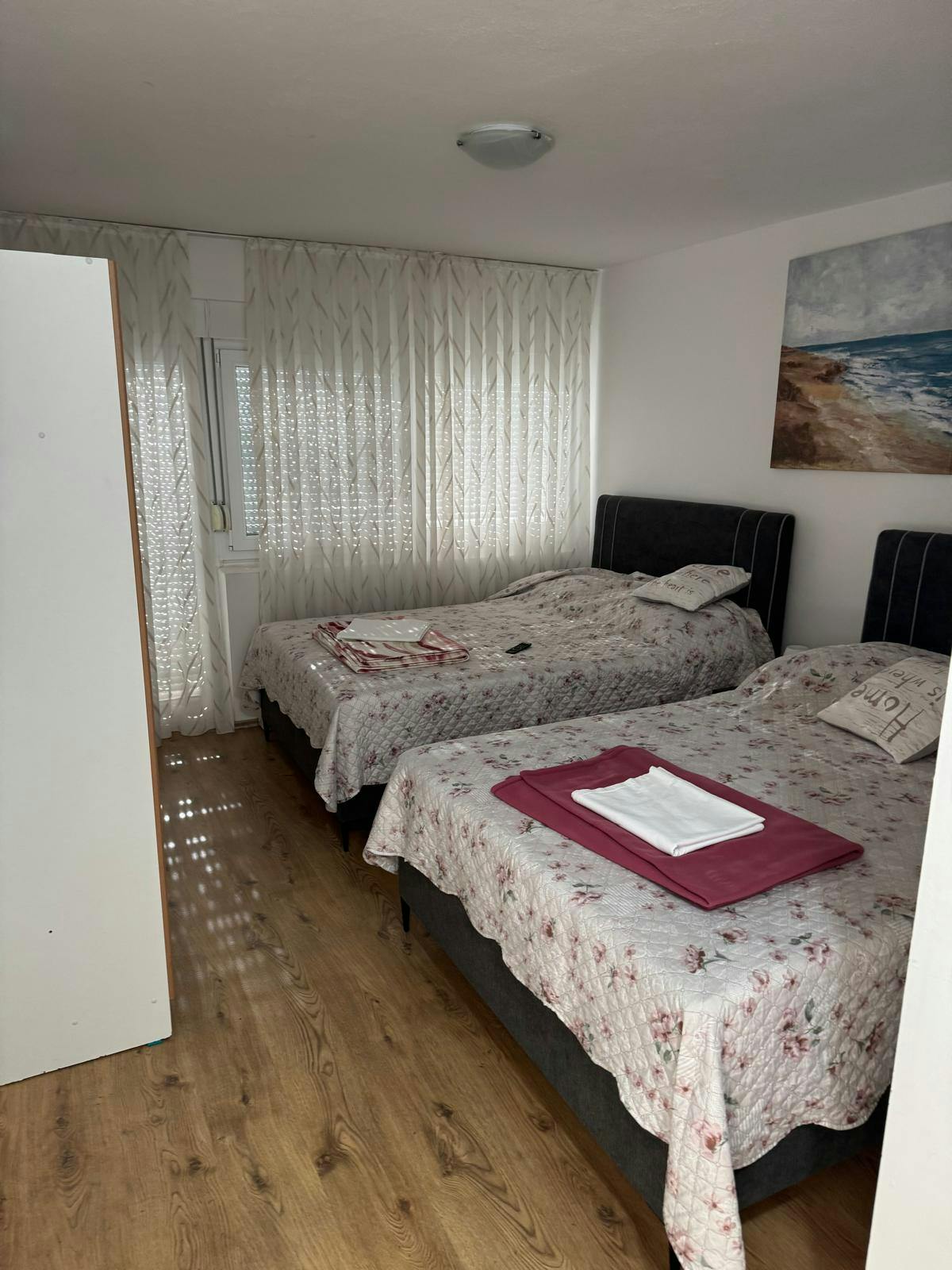 Hotel Riviera - Pobeg v srce narave in Jadranske obale, Starigrad, Hrvaška - 650 EUR - 5x nočitev v štiriposteljni sobi za do 4 osebe (4 odrasle osebe ali 2 odrasli in 2 otroka brezplačno), Zajtrk