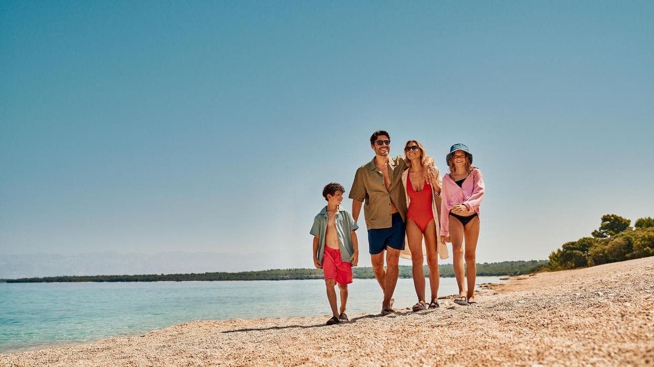 Falkensteiner Family Hotel Diadora - Zabavni odmor za obitelji - Falky room 2+2, Petrčane, Hrvatska - 958 EUR - 2x noćenje u Family Superior sobi s balkonom za 2 osobe (2 djece do 11,99 godina besplatno), Polupansion