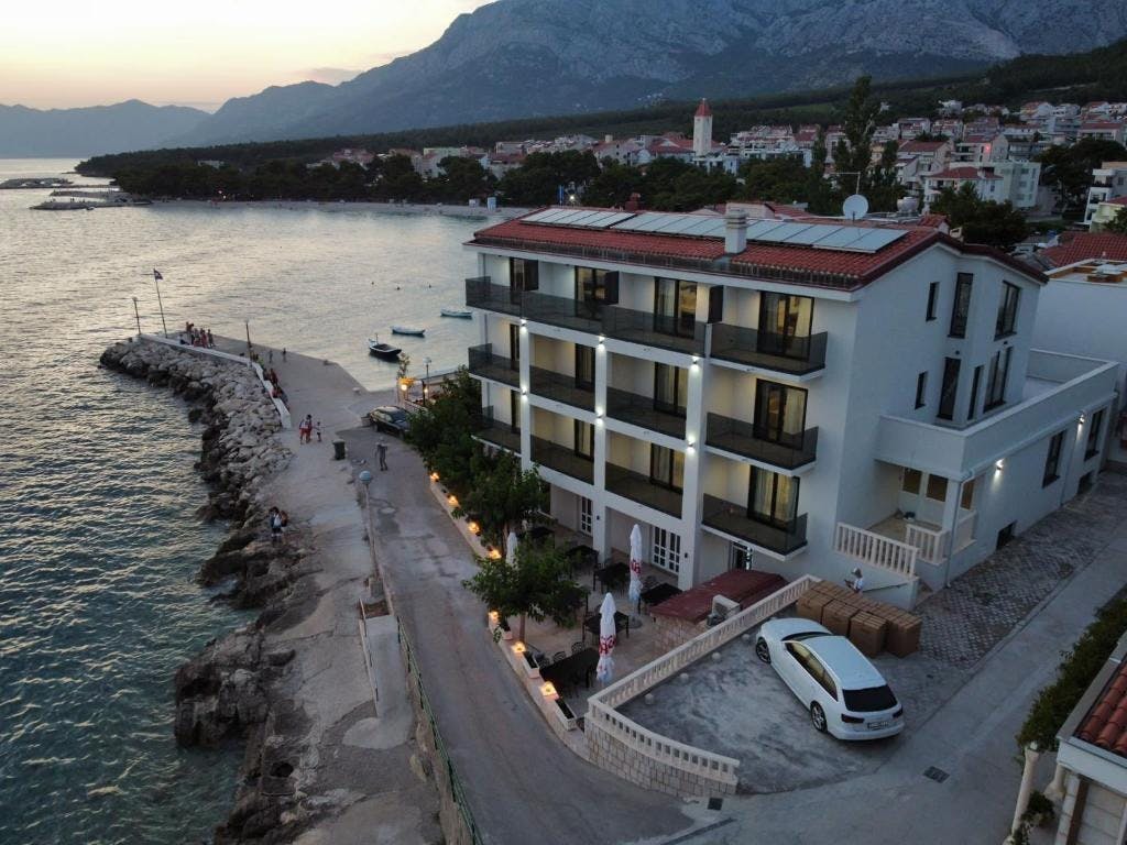 Villa Marello - Last minute obiteljsko ljeto na Makarskoj rivijeri