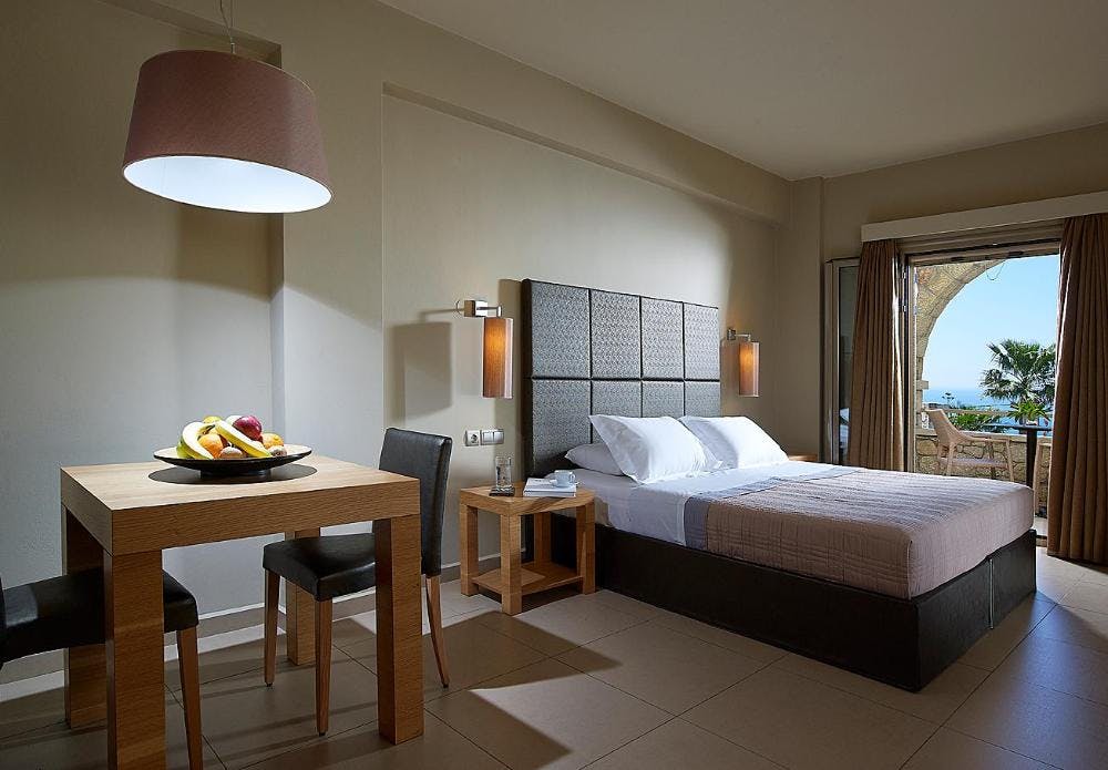Anaxo Resort - Skriti biser s pogledom na Jonsko morje, Rigglia Messinia, Mani, Grčija - 399 EUR - 3x nočitev v Standard dvoposteljni sobi z balkonom in pogledom na morje za 2 osebi, Zajtrk