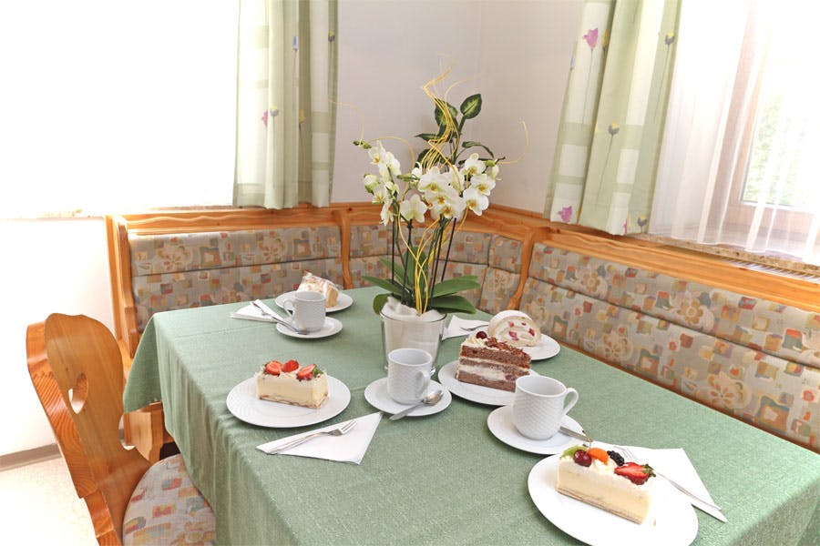 Trinker apartmaji - Ladies Ski Opening v Zell am See-ju, Zell am See, Avstrija - 350 EUR - 3x nočitev v apartmaju za 1 osebo, Pijača dobrodošlice