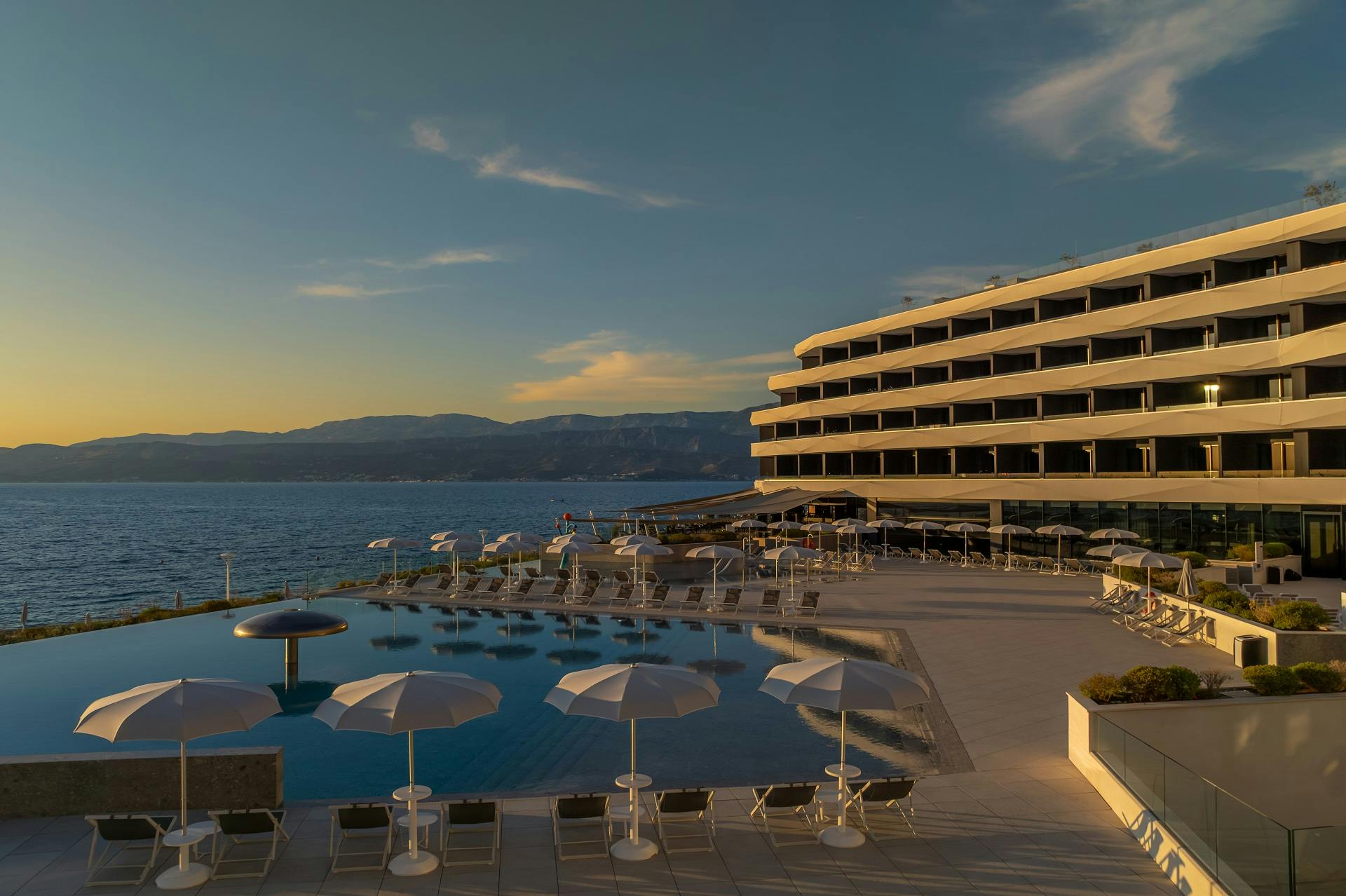 Grand Hotel View - Romantično ljeto na Braču