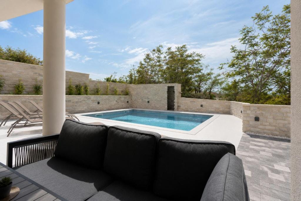 Noelia Pool Residence - Rujan u apartmanu u Novalji