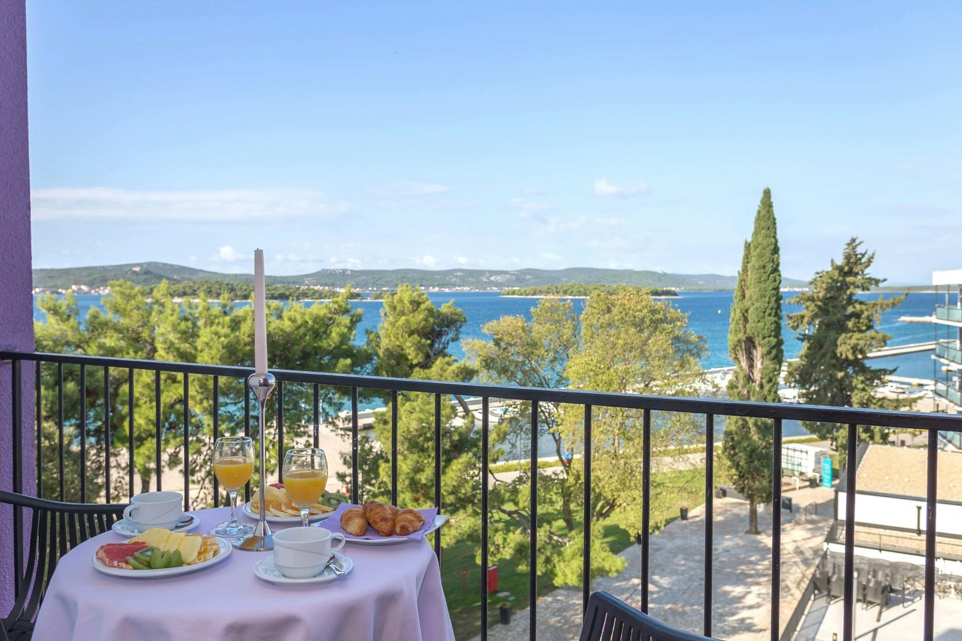 Ilirija Resort - Hotel Adriatic - Septembrsko poletje s polnim penzionom, Biograd na Moru, Hrvaška - 1245 EUR - 7x nočitev v dvoposteljni Superior sobi za 2 osebi (1 otrok do 12. leta in 1 otrok do 7. leta brezplačno), Polni penzion