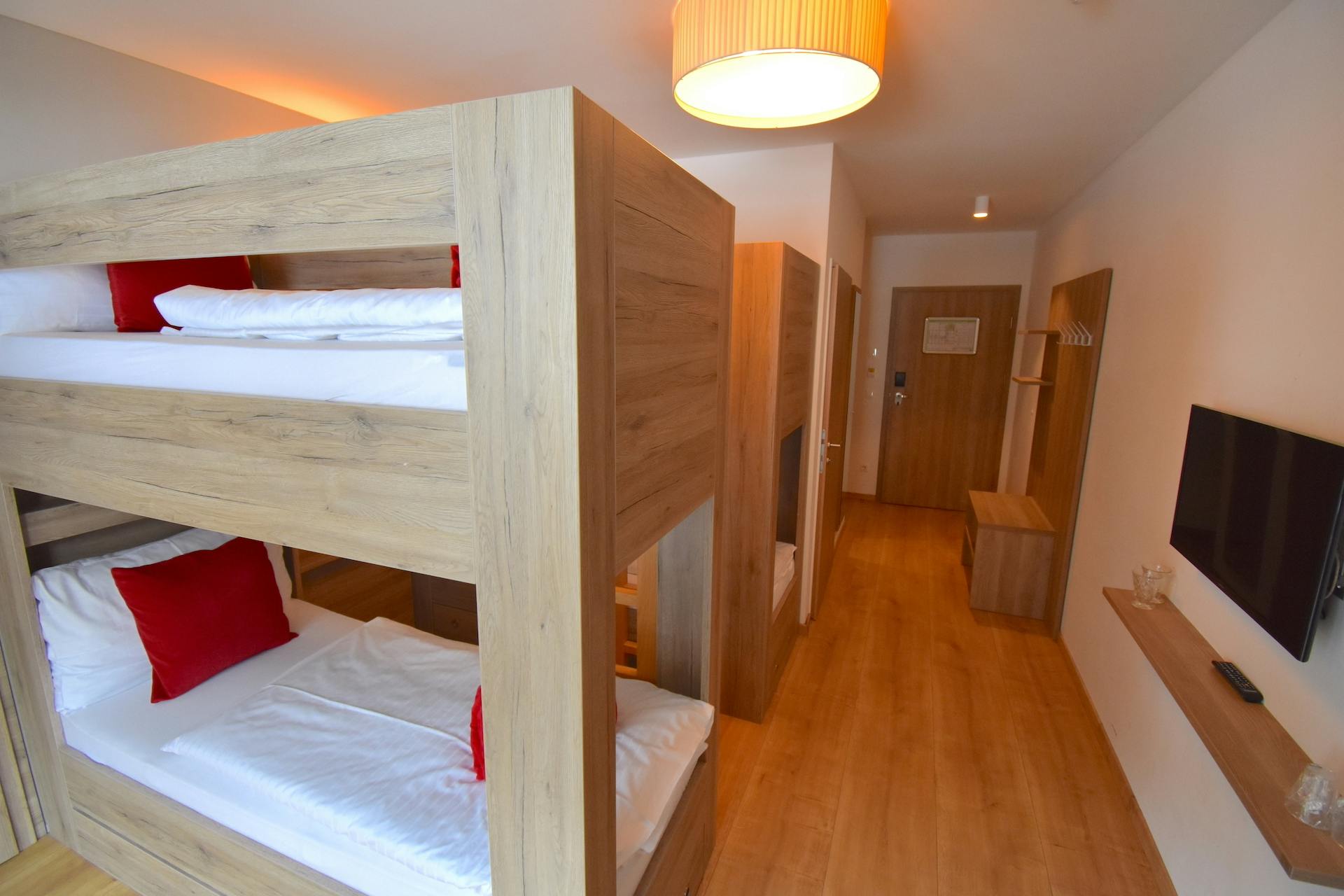 Sporthotel Zederhaus - Idealen oddih v gorah, Zederhaus, Avstrija - 209 EUR - 2x nočitev v Standard dvoposteljni sobi z balkonom stran gora za 2 osebi (otrok do 6 let brezplačno), Polpenzion