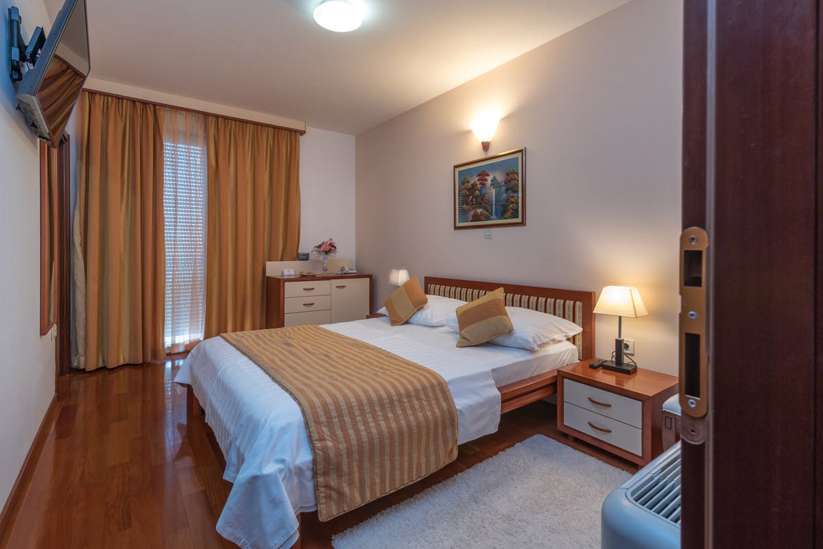 Hotel Trogir Palace - Konec poletja v Dalmaciji, Čiovo, Hrvaška - 320 EUR - 2x nočitev v dvoposteljni sobi za 2 osebi, Polpenzion