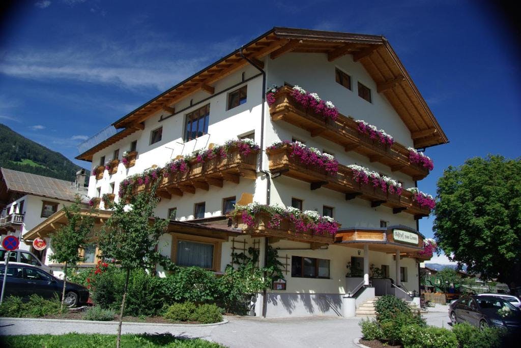 Gasthof zum Löwen - Odmor među alpskim vrhovima, Aschau, Austrija - 612 EUR - 4x noćenje u dvokrevetnoj sobi s balkonom za 2 osobe, Puni pansion