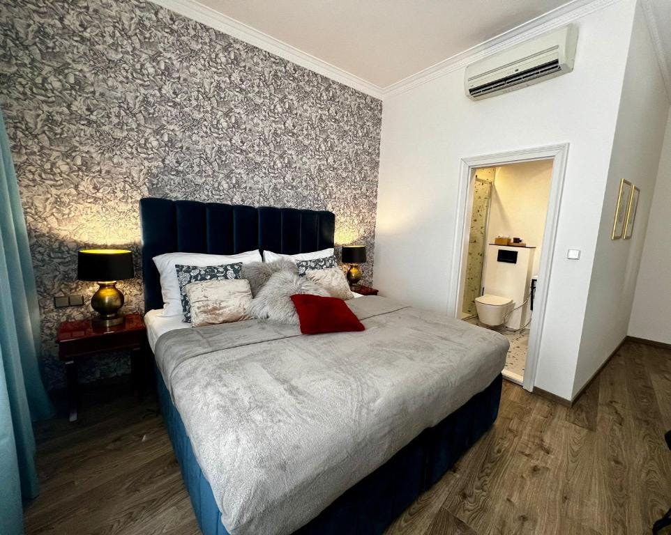 Antik Hotel - Odkrijte lepote Prage na mestnem vikend oddihu, Praga, Češka - 255 EUR - 2x nočitev v standardni dvoposteljni sobi (soba se nahaja v stavbi B) za 2 osebi, Zajtrk