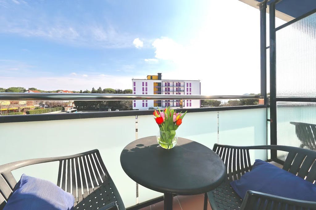 Ilirija Resort - Hotel Ilirija - Zabavno poletje s polnim penzionom v Biogradu - Posebna akcija, Biograd na Moru, Hrvaška - 609 EUR - 3x nočitev v dvoposteljni Superior sobi za 2 osebi (1 otrok do 12. leta in 1 otrok do 7. leta brezplačno), Polni penzion