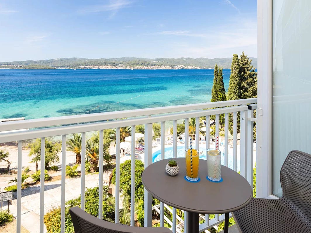 Orsan Maradiso Hotel by Aminess - All inclusive light poletje za pare v Orebiću, Orebić, Dalmacija, Hrvaška - 1275 EUR - 5x nočitev v dvoposteljni Comfort sobi z balkonom (pogled na morje) za 2 osebi, All inclusive light