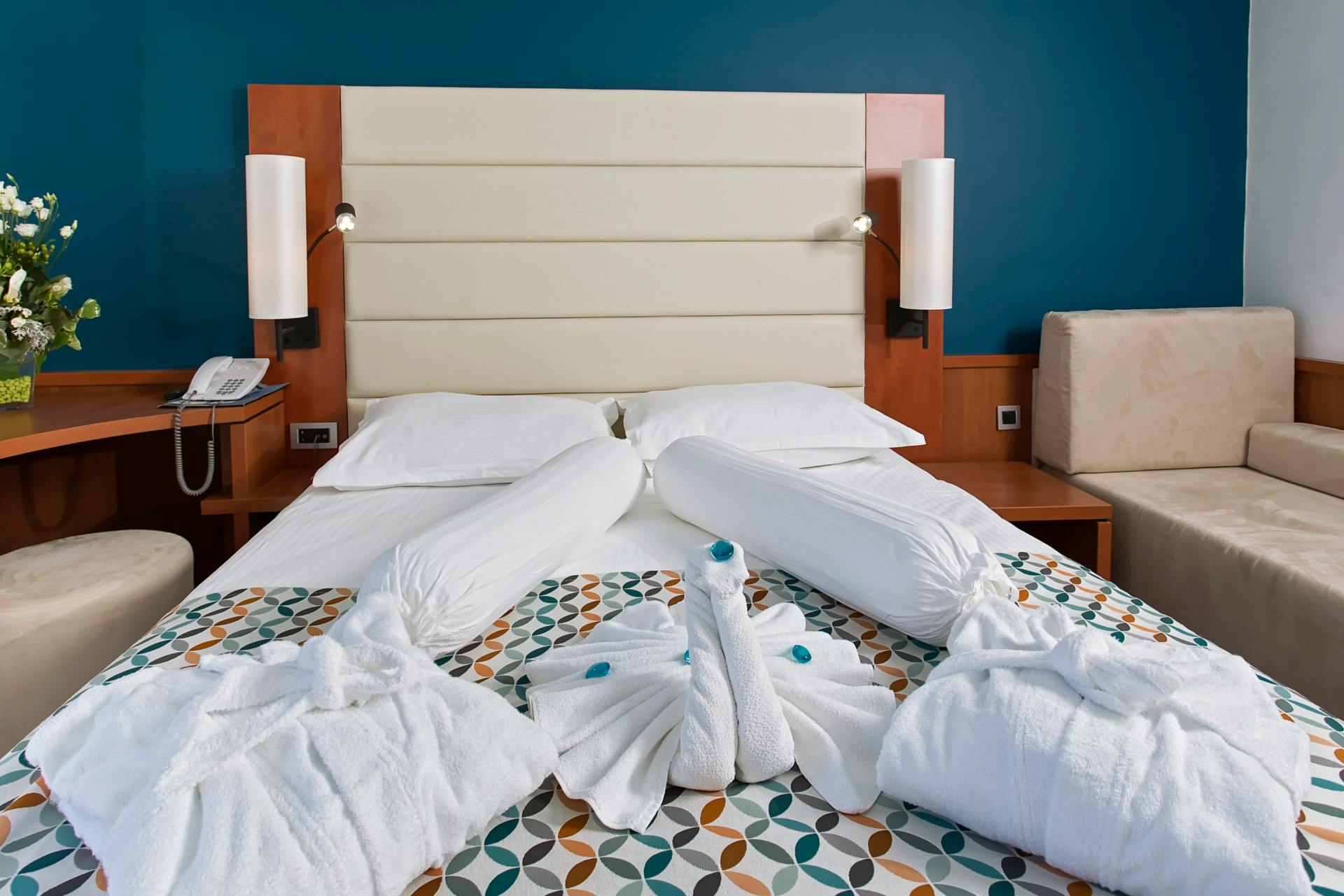 Ilirija Resort - Hotel Kornati - Poletni praznični paket v Biogradu s polnim penzionom, Biograd na Moru, Dalmacija, Hrvaška - 1125 EUR - 5x nočitev v dvoposteljni Superior sobi za 2 osebi (1 otrok do 12. leta in 1 otrok do 7. leta brezplačno), Polni penzion