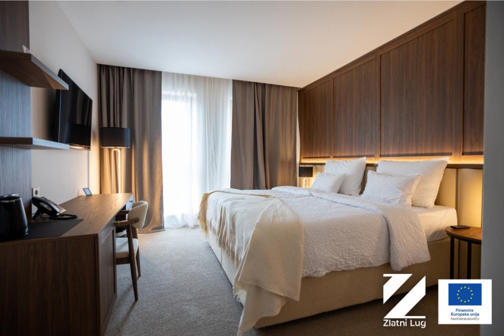 Hotel Zlatni Lug - Wellness & spa oddih v dvoje, Požega, Slavonija, Hrvaška - 299 EUR - 2x nočitev v dvoposteljni Deluxe sobi za 2 osebi (1 otrok do 11,99 let brezplačno), Polpenzion