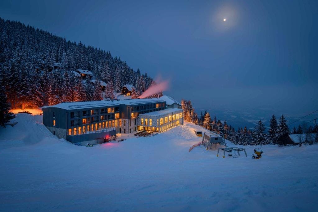 Wellness hotel Montis - Romantična zima s uključenim wellnessom i masažom na Goltama