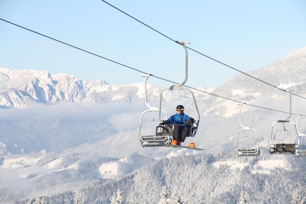 Wellness hotel Montis - First minute skijanje & wellness na Goltama