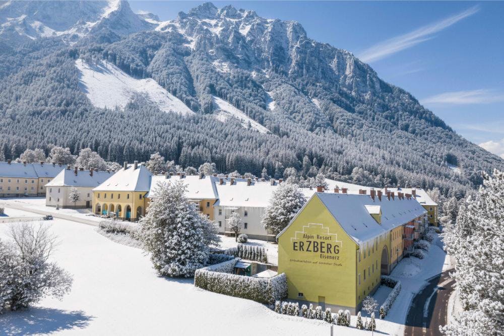 Erzberg Alpin Resort by Alps Resorts - Obiteljski zimski odmor, Eisenerz, Austrija - 329 EUR - 3x noćenje u apartmanu Classic Family Accommodation Balcony »am Erzberg« za 4 osobe, Besplatan ulaz u kupalište Vitalbad Eisener