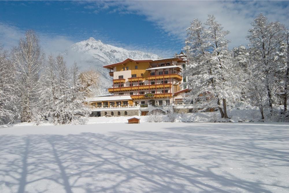 Hotel Tramser Hof - Savršen zimski odmor, Landeck, Austrija - 1.099 EUR - 5x noćenje u Standard dvokrevetnoj sobi za 2 osobe (1 dijete do 12,99 godina besplatno), Polupansion