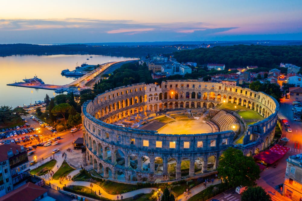 Pula City Center Accommodation - Kasno ljeto u Puli