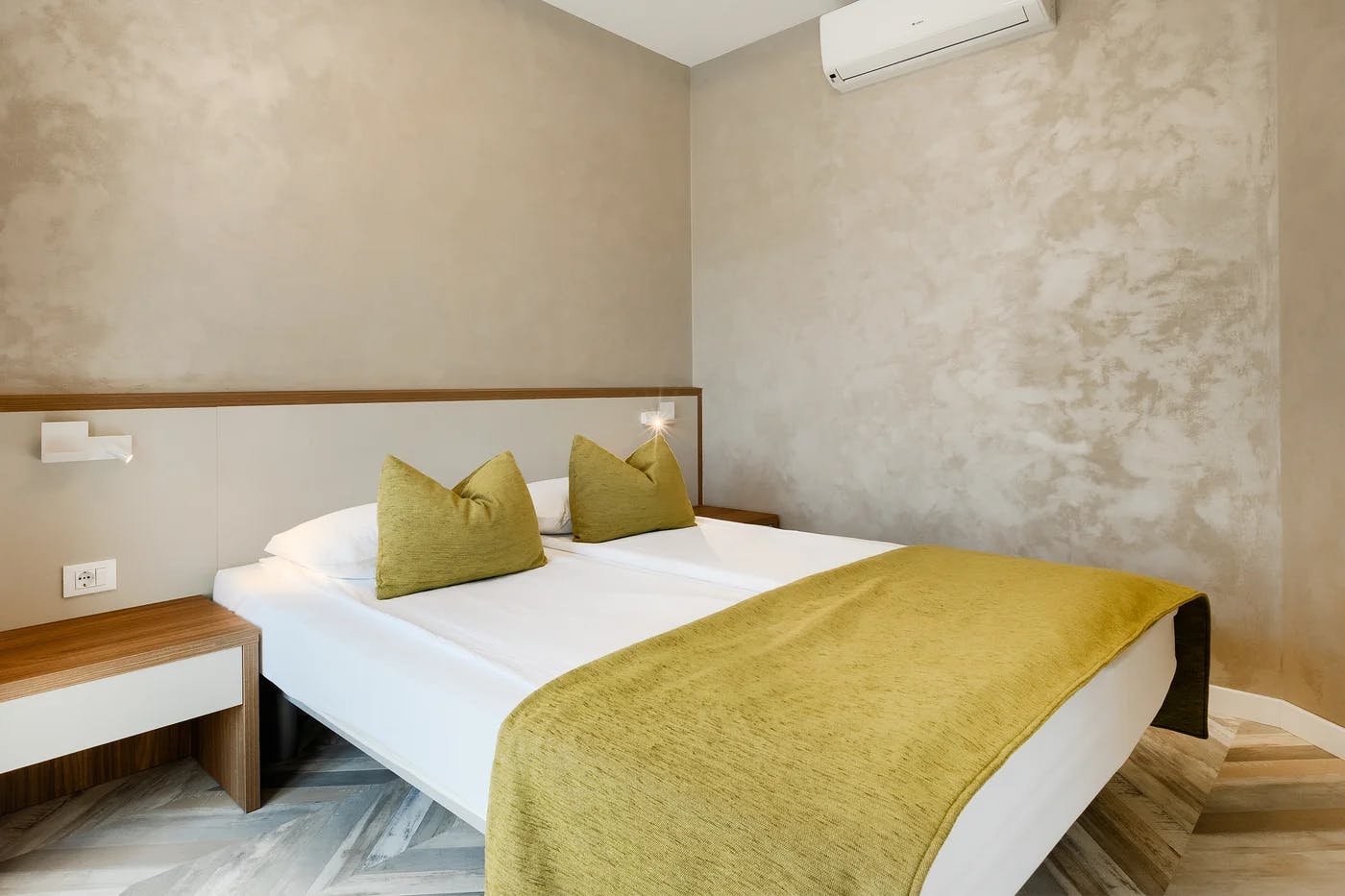 Pula City Center Accommodation - Družinski oddih v Puli ob koncu poletja, Pula, Hrvaška - 379 EUR - 2x nočitev v Family sobi za 2 osebi (2 otroka do 11,99 let brezplačno), Zajtrk