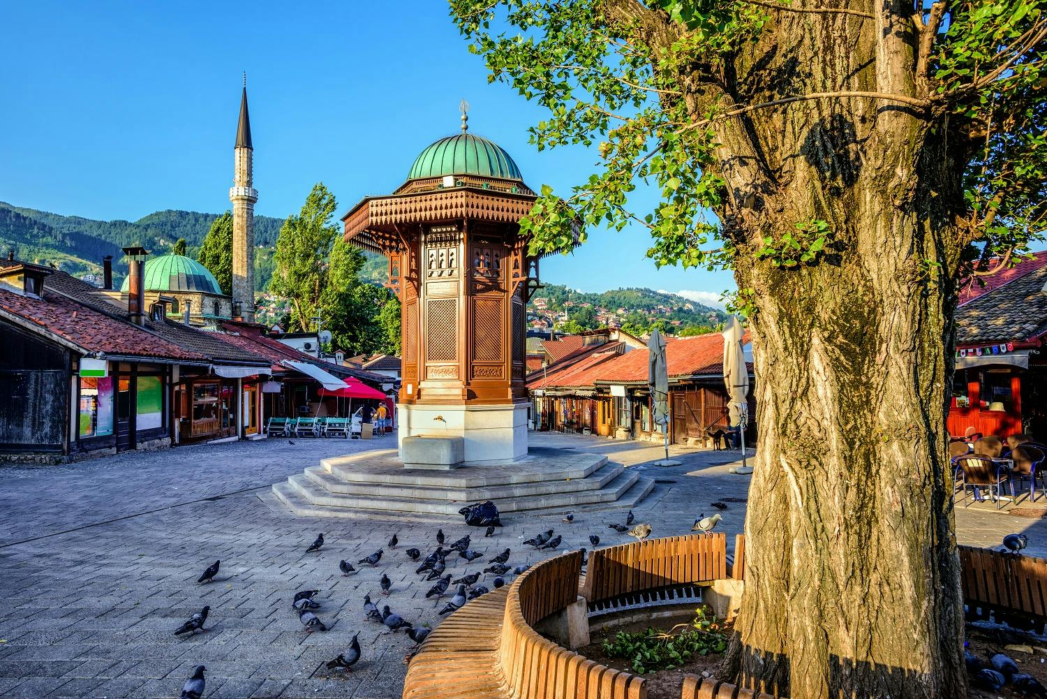 Hotel NPL CODE - Obiteljski odmor u Sarajevu, Istočno Sarajevo, Bosna i Hercegovina - 142 EUR - 2x noćenje u četverokrevetnoj sobi za 2 osobe (1 dijete do 6 godina besplatno), Doručak