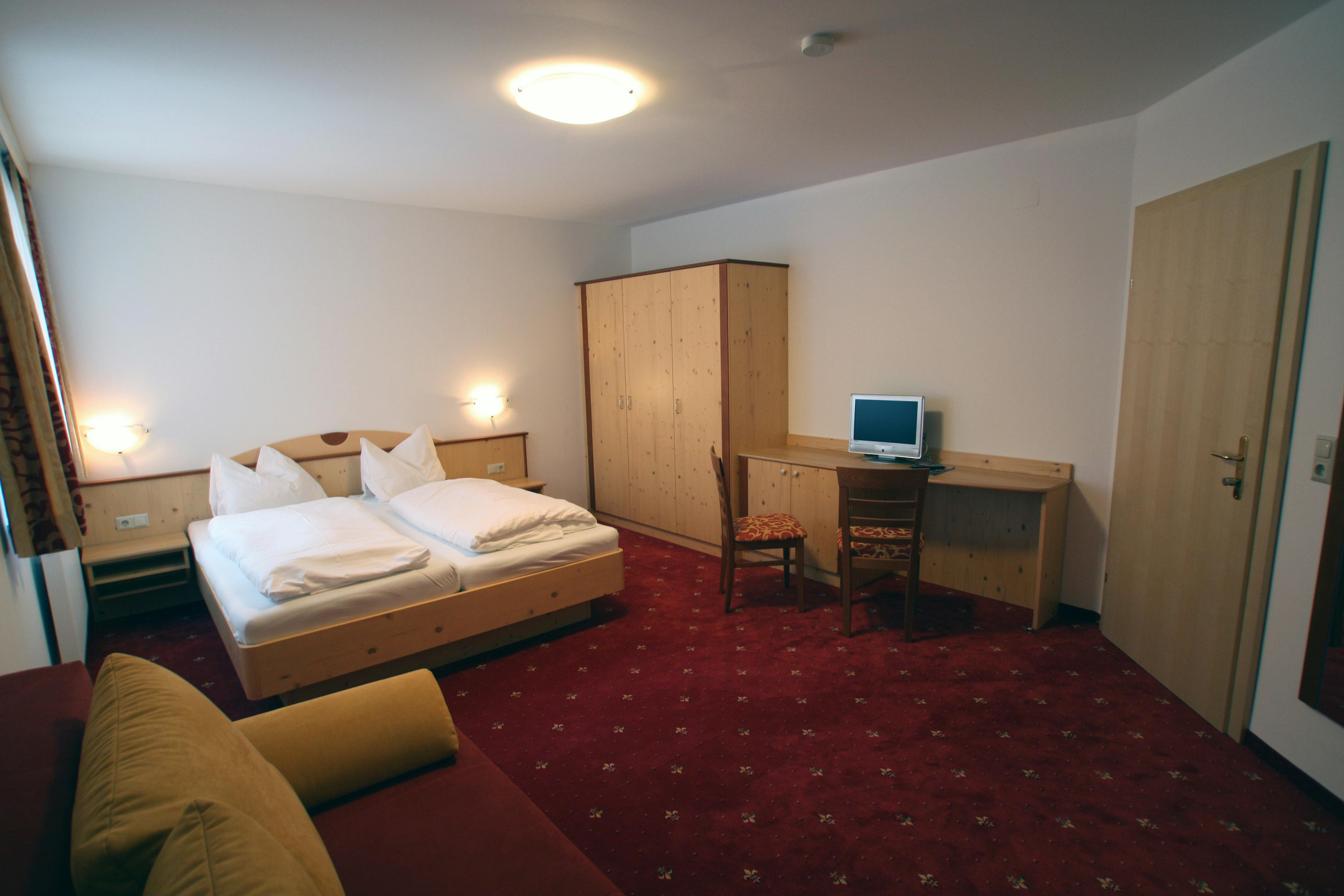 Hotel-Pension Hubertus - Družinski zimski oddih v Avstriji, Mallnitz, Avstrija - 499 EUR - 4x nočitev v družinski sobi za 2 osebi (1 otrok do 6 let brezplačno), Polpenzion