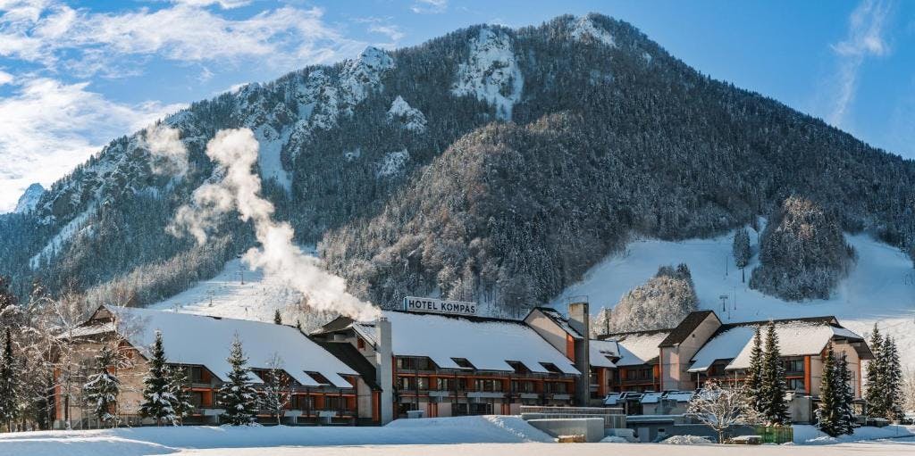 Hit Alpinea Resort - Hotel Kompas - Zimski paket sa skijanjem i kupanjem u bajkovitoj Kranjskoj Gori