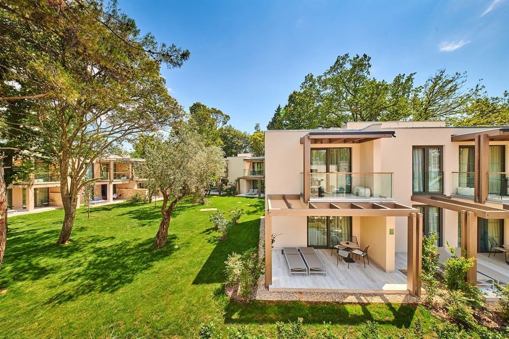 Garden Suites Umag Plava Laguna - Jesenski obiteljski wellness odmor u luksuznim suitama, Umag, Hrvatska - 508 EUR - 3x noćenje u Suiti s balkonom (park strana) za 2 osobe (2 djece do 11,99 godina i 3. dijete do 4,99 godina besplatno), Polupansion