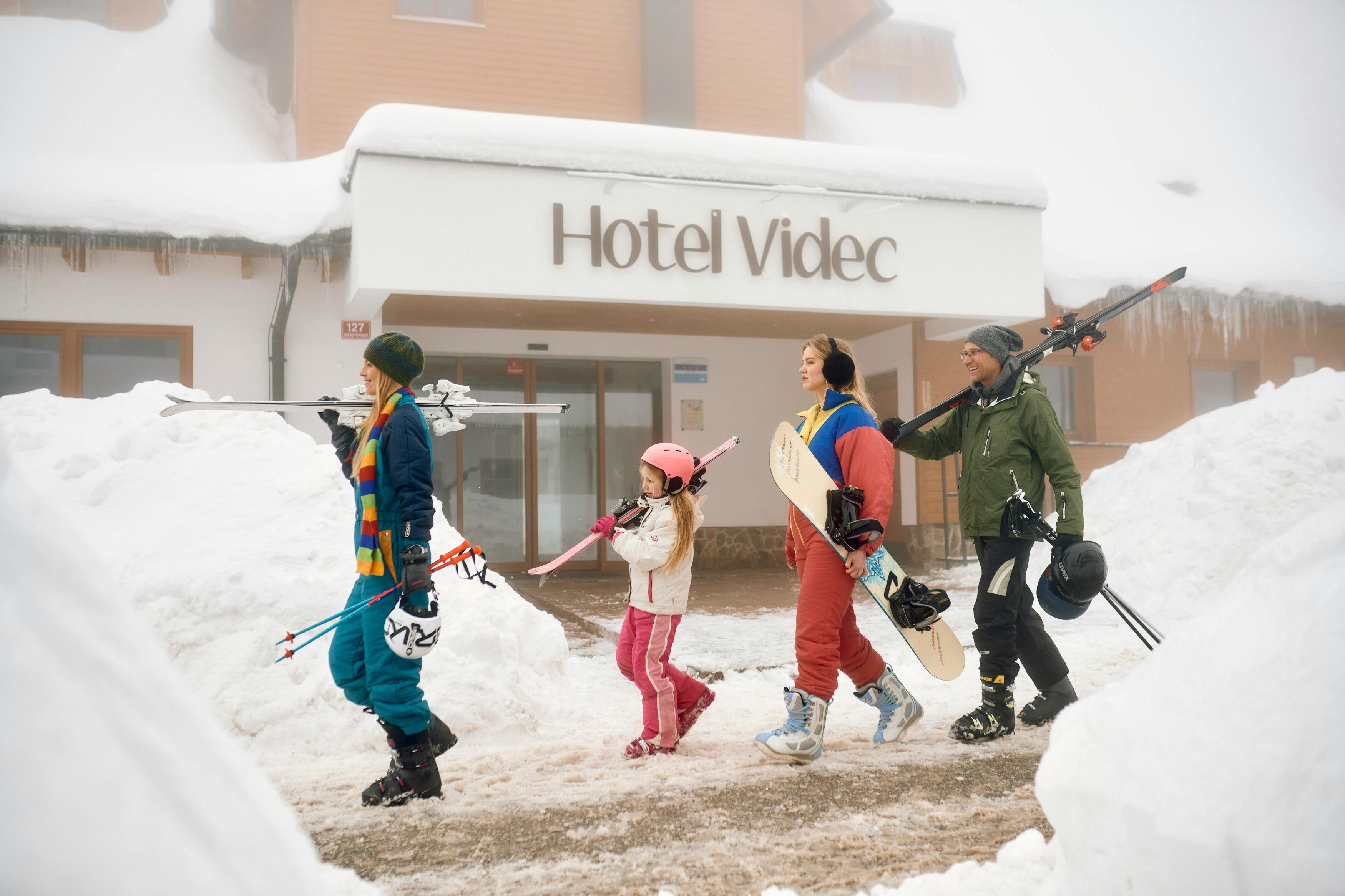 Forest Hotel Videc - Čarobna zima na Pohorju, Pohorje, Slovenija - 289 EUR - 2x noćenje u dvokrevetnoj Standard sobi s pomoćnim ležajem i prostranim balkonom za 2 osobe (1 dijete do 6 godina besplatno), Polupansion