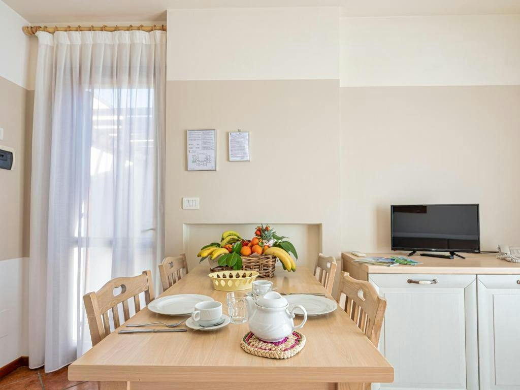 Residence Eden - Oddh v bližini Gardskega jezera, Peschiera del Garda, Italija - 279 EUR - 2x nočitev v Premium apartmaju za 4 osebe, Uporaba notranjega in zunanjega bazena